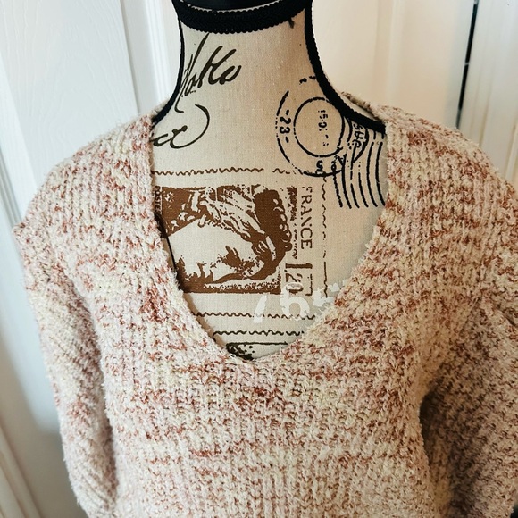 Women's V-Neck Pullover Sweater - Blush Pink - Picture 4 of 6